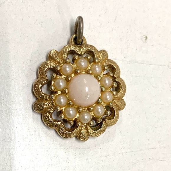 1973 Angel Pink Sarah Coventry Necklace Pendant - Hearts Go Bostonian Starburst - Picture 1 of 4